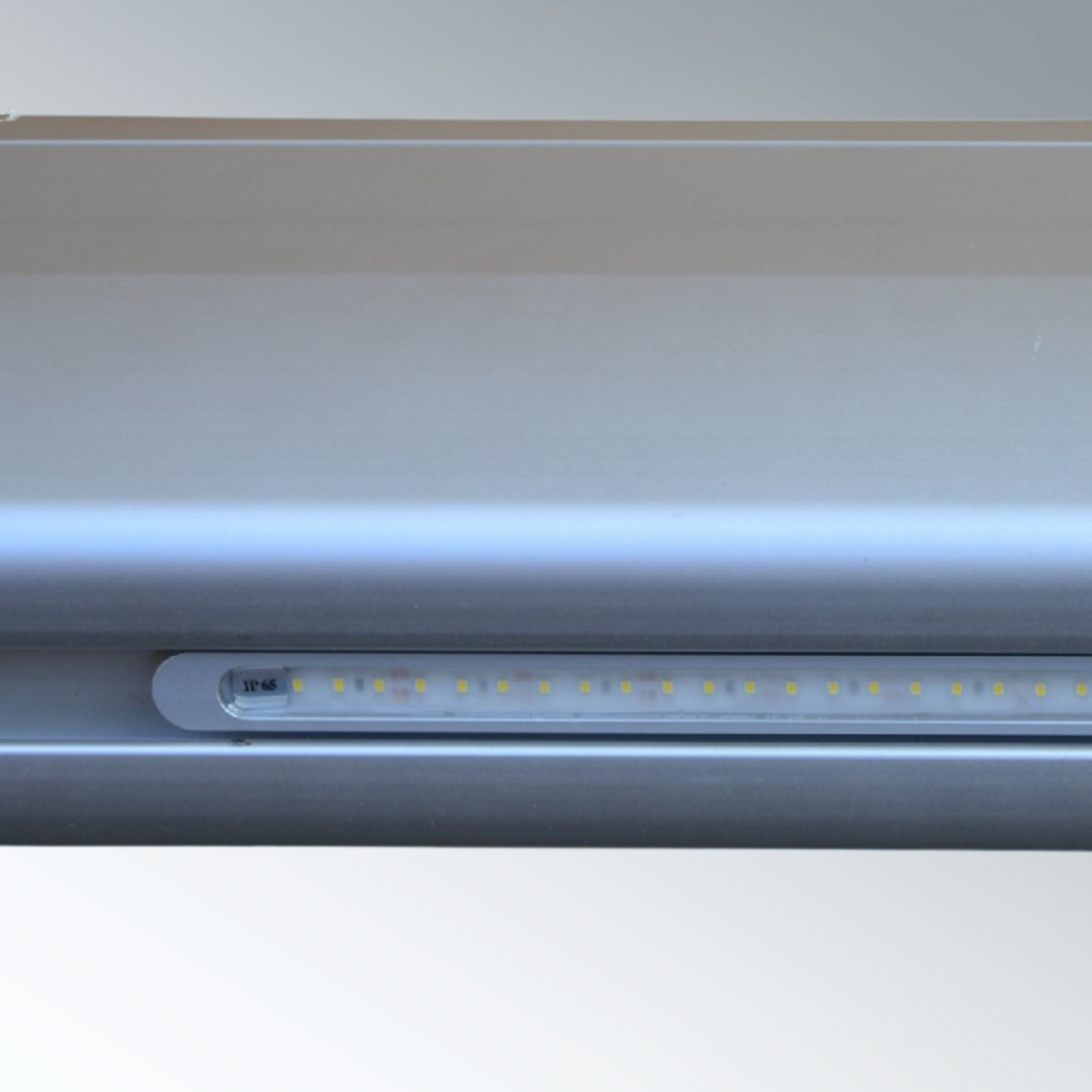 Boom LED Série 6100 Titan Aluminium