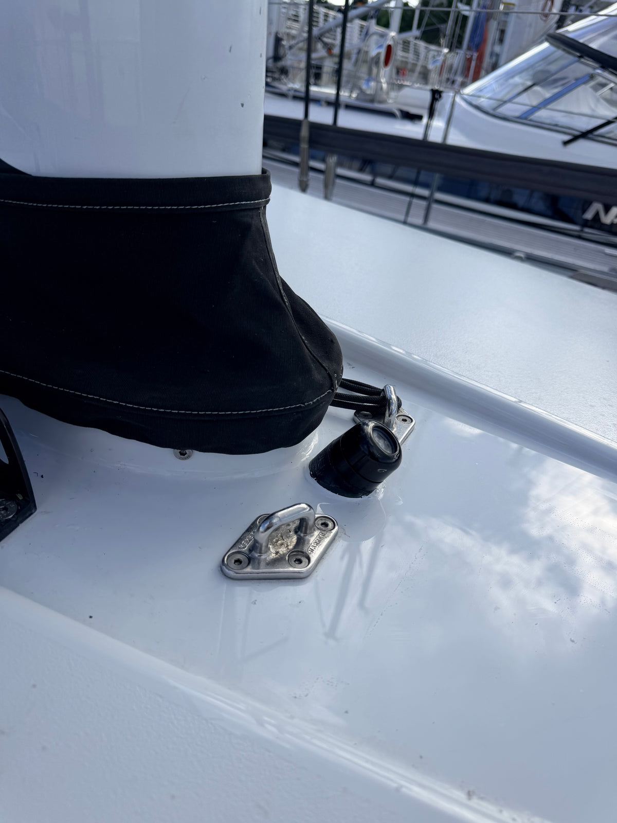6818 Sail Light